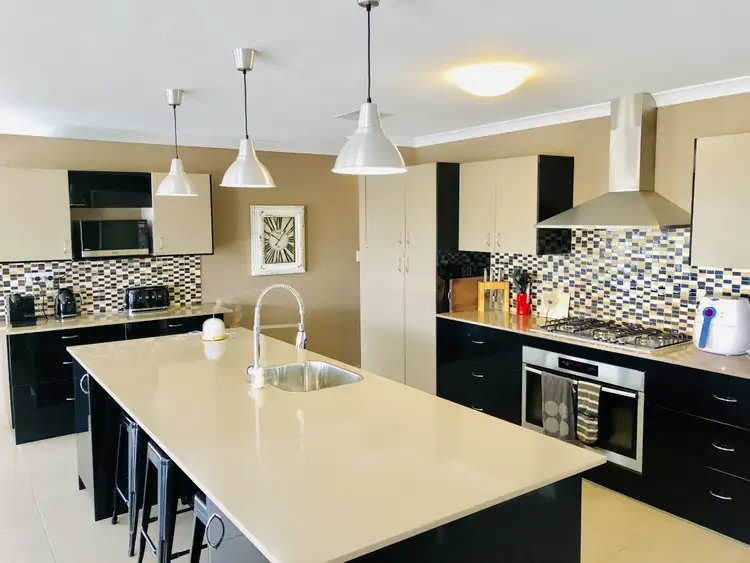 23 Goldsbrough Entrance, Helena Valley WA 6056