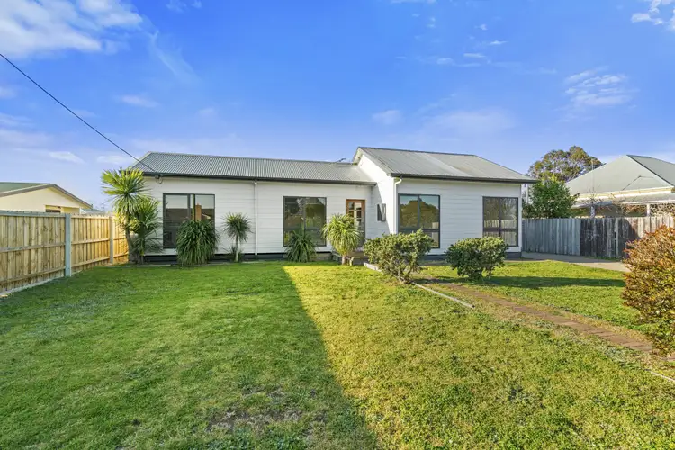 27 Dawson Street, Stratford VIC 3862