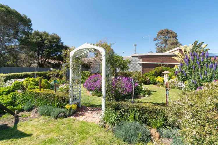 16 Bambra Street, Mount Eliza VIC 3930