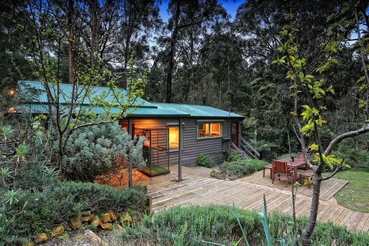 8 Wright Road, Emerald VIC 3782