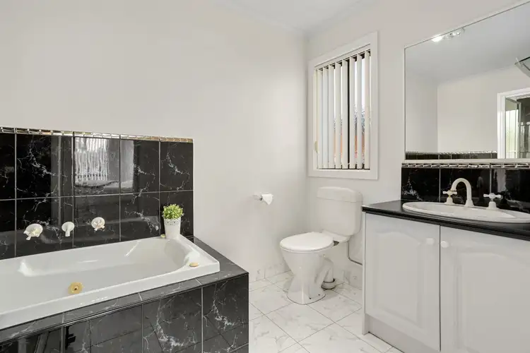 Fifth view of Homely house listing, 12 Venezia Way, Skye VIC 3977