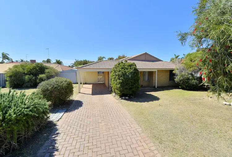 6 Muntries Place, Halls Head WA 6210