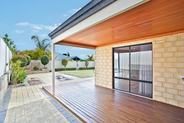 52 Allanbi Circle, Carramar WA 6031