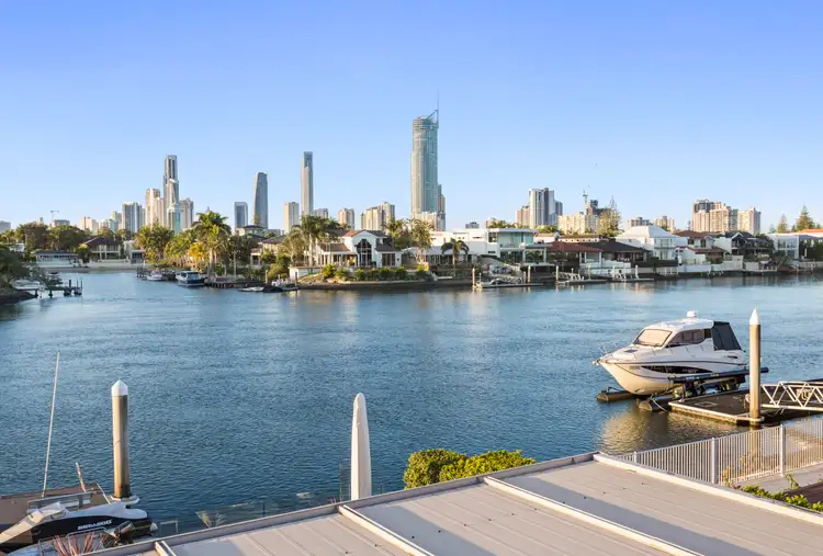 25 Cleland Crescent, Broadbeach Waters QLD 4218