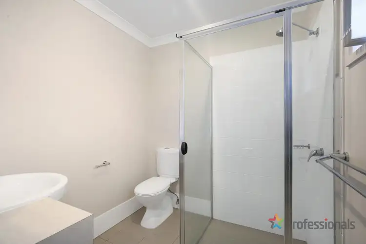 Fifth view of Homely unit listing, 2/3 Gordon Street, Armidale NSW 2350