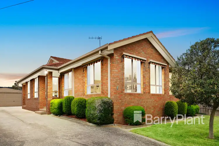 27 Potton Avenue, Rosebud VIC 3939