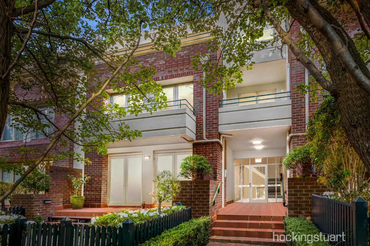 Main view of Homely apartment listing, 15B Inverleith Street, Hawthorn VIC 3122