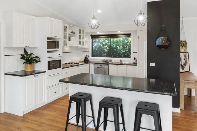 Fifth view of Homely house listing, 6 St Andrews Close, Carrum Downs VIC 3201
