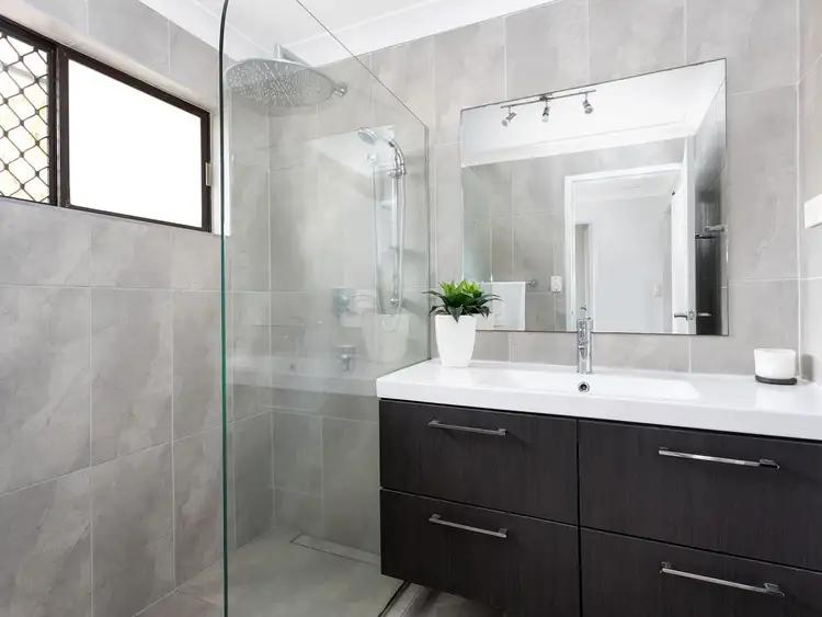 Fifth view of Homely semi-detached listing, 1/18 Brooke Avenue, Palm Beach QLD 4221