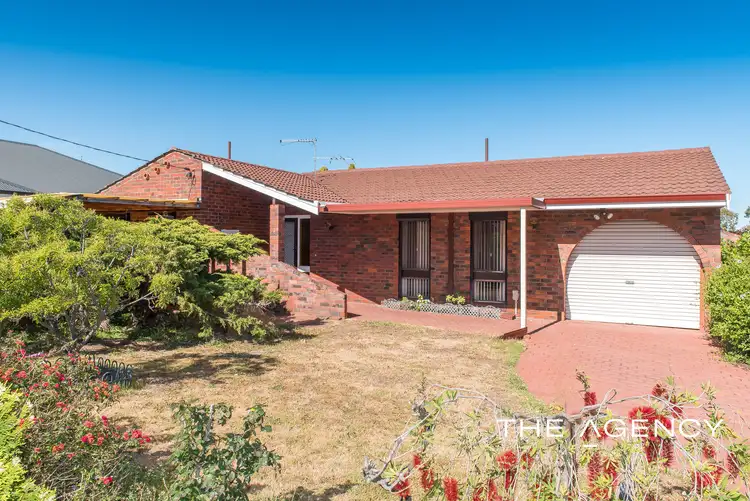 11 Harcourt Drive, Hillarys WA 6025