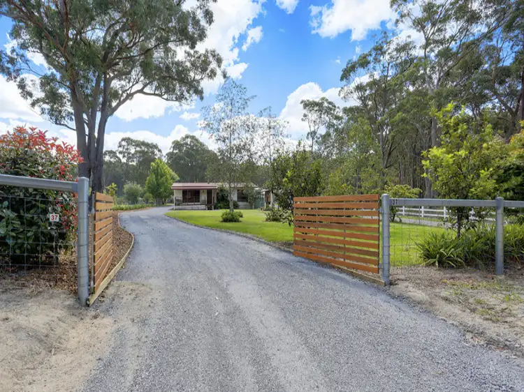 37 Pine Tree Road, Wingello NSW 2579
