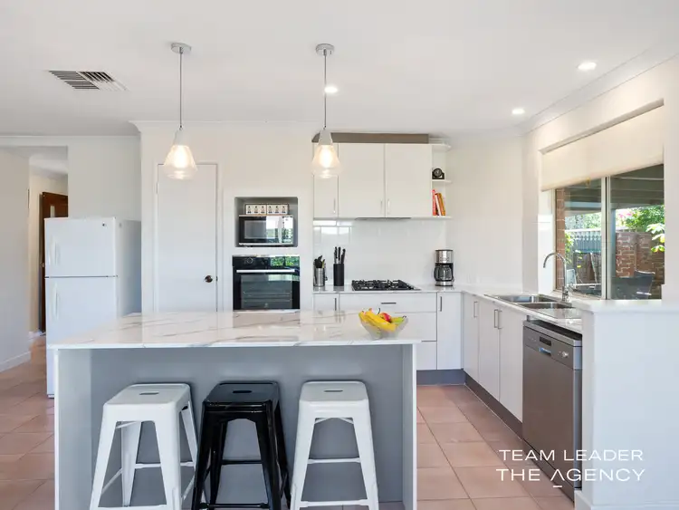 15 Karreen Way, South Guildford WA 6055