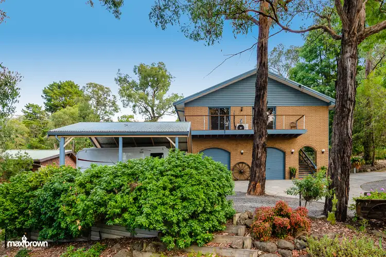 16 Heathfield Grove, Montrose VIC 3765
