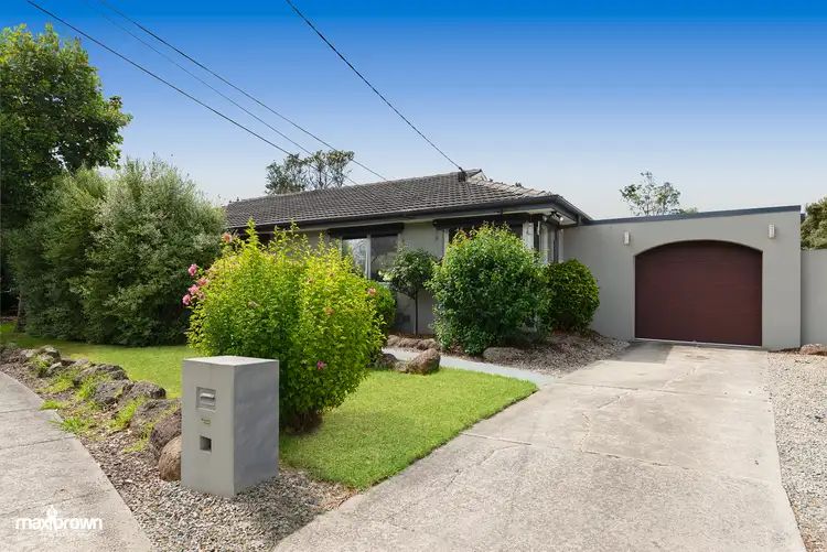 38 Larnook Crescent, Mooroolbark VIC 3138