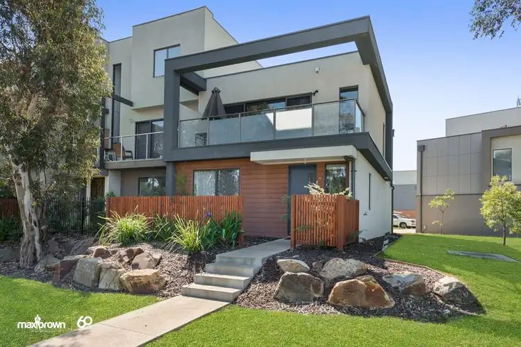 25 Lithgow Way, Mooroolbark VIC 3138