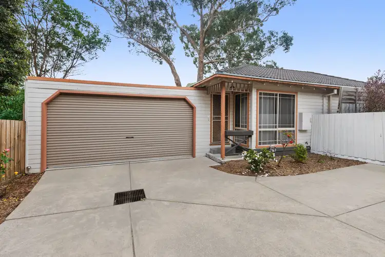 3/4 Camelia  Crescent, The Basin VIC 3154