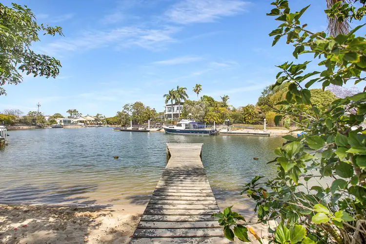 20 Poinciana Boulevard, Broadbeach Waters QLD 4218
