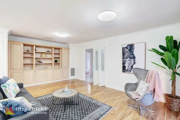 12 Raeburn Crescent, Lake Albert NSW 2650