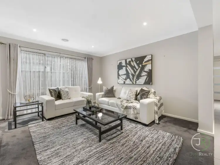 18 St Clair Avenue, Cranbourne West VIC 3977