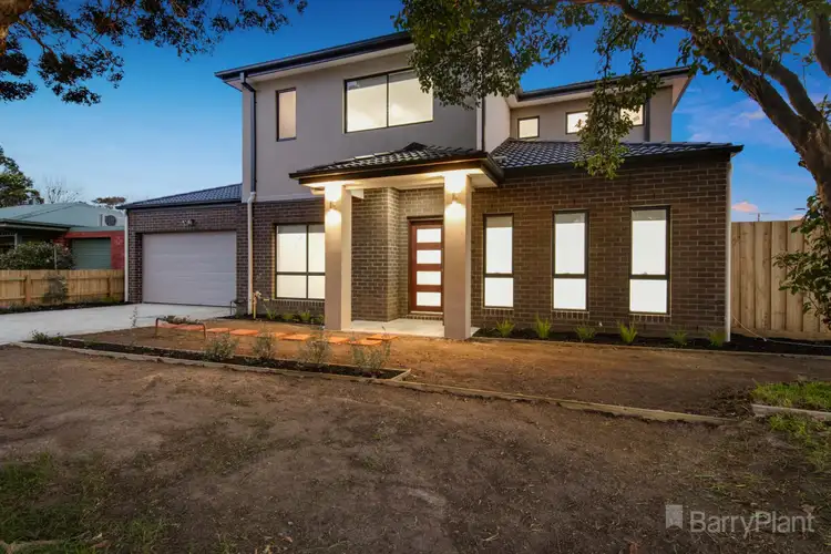 1/12 Rogers Street, Pakenham VIC 3810