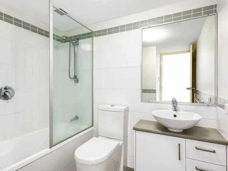 Fifth view of Homely unit listing, 2/65 Park Road, Yeronga QLD 4104