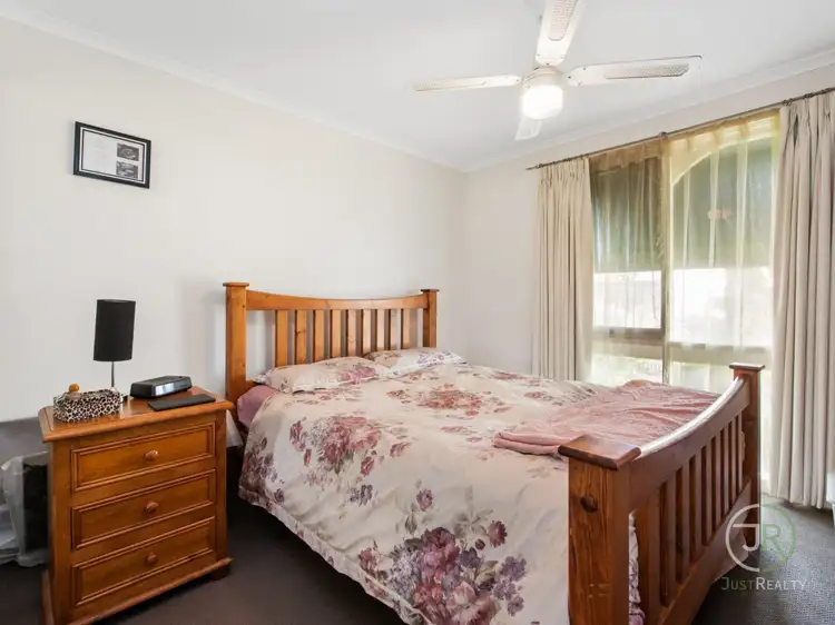 Sixth view of Homely unit listing, 8 Elaine Court, Cranbourne VIC 3977