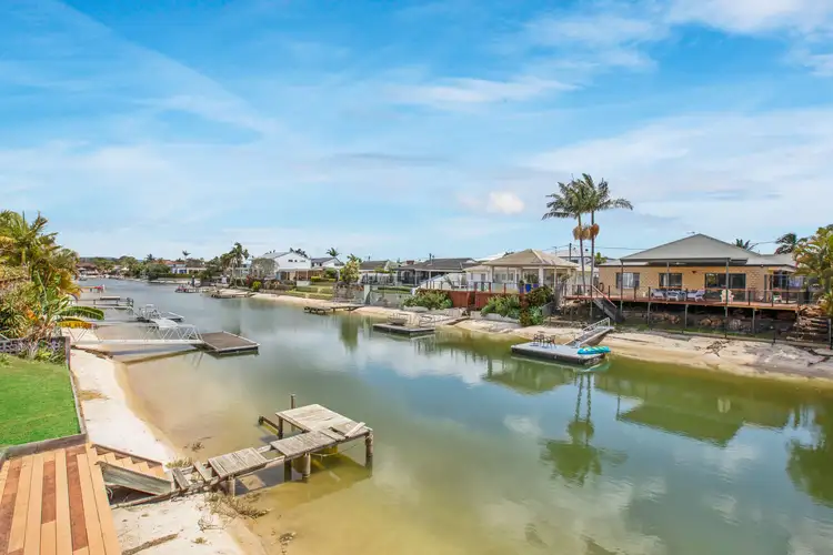 1 Carmel Court, Broadbeach Waters QLD 4218