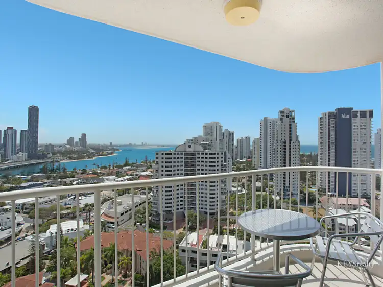 40/20 Cronin Avenue, Main Beach QLD 4217