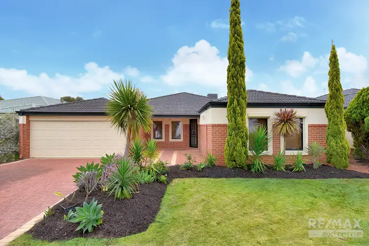 11 Shiralee Bend, Carramar WA 6031