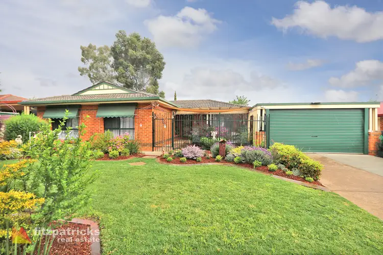 93 Dalman Parkway, Glenfield Park NSW 2650