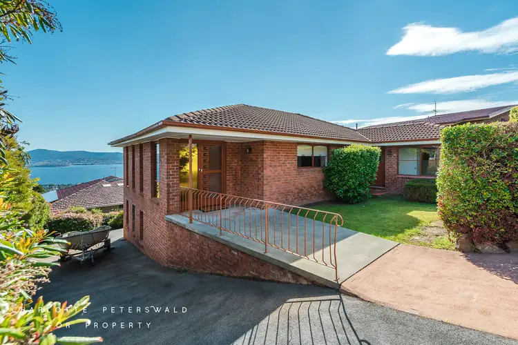11 Amanda Crescent, Sandy Bay TAS 7005
