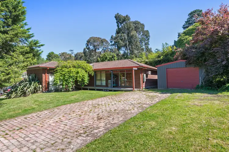 4 Eastview Avenue, Seville East VIC 3139
