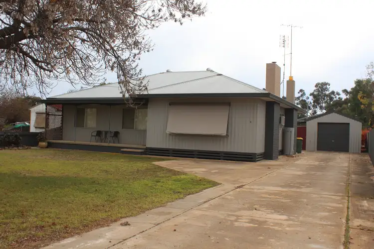 4 Barham Road, Wakool NSW 2710