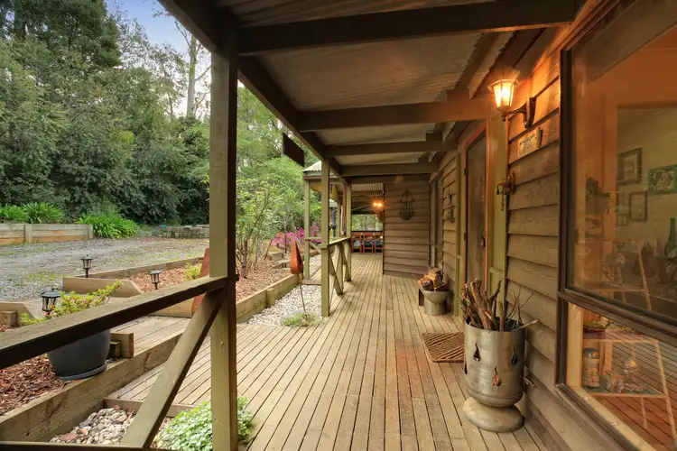 63 Second Avenue, Cockatoo VIC 3781