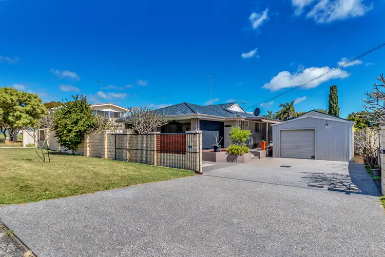 1/11 Cathryn Street, Halls Head WA 6210