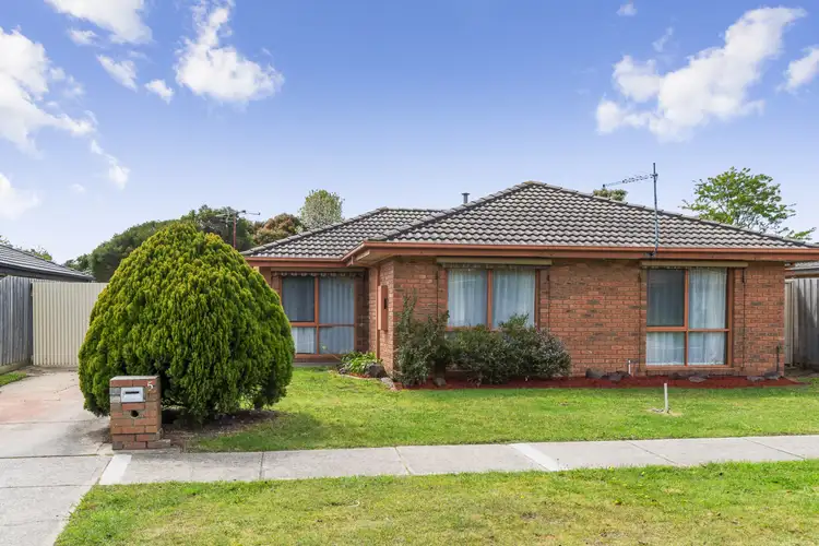 5 Macquarie Court, Cranbourne North VIC 3977