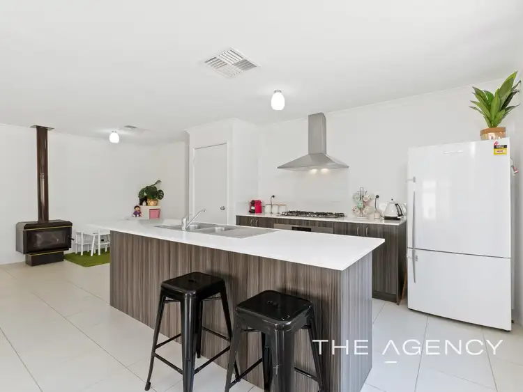 15 Goldsbrough Entrance, Helena Valley WA 6056