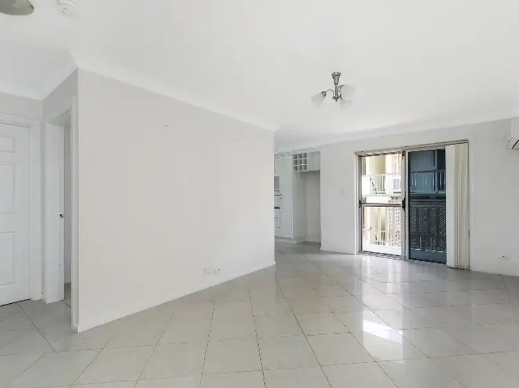 Third view of Homely apartment listing, 6/9 Lomond Terrace, East Brisbane QLD 4169
