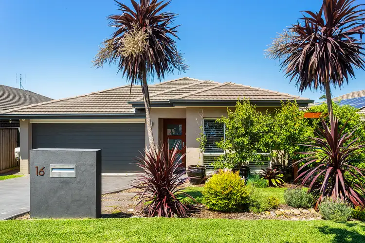 16 Mowane Street, Fletcher NSW 2287