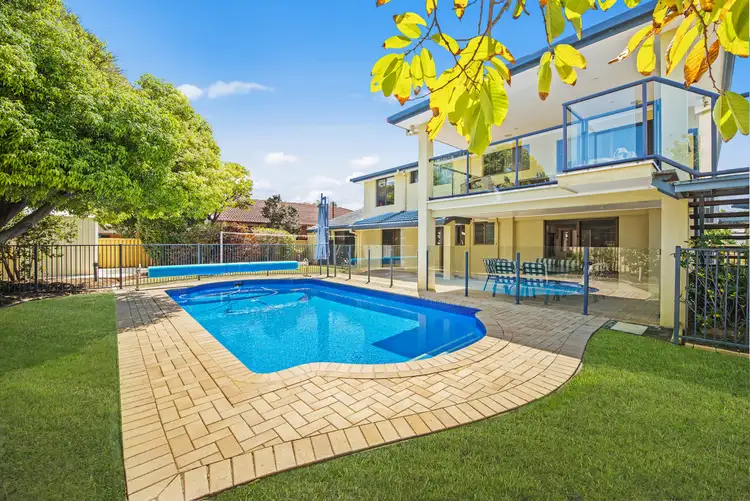 110 Burleigh Street, Burleigh Waters QLD 4220