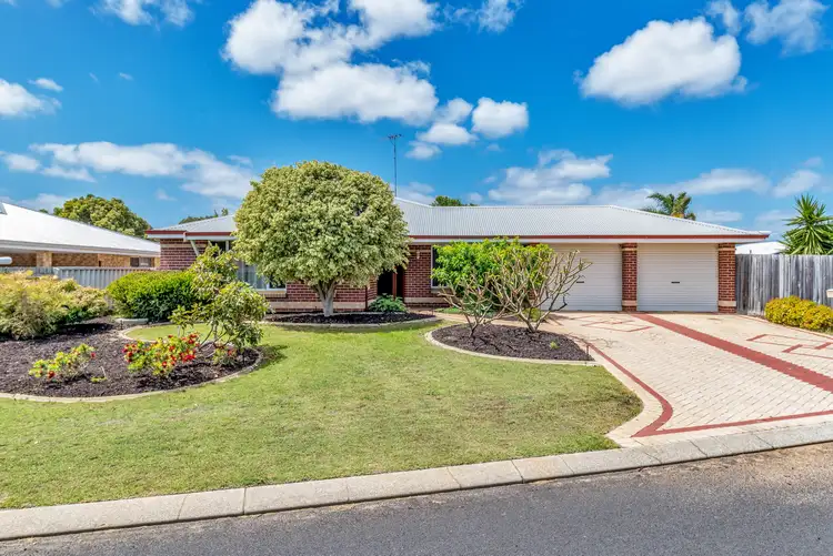 12 Monclair Court, Meadow Springs WA 6210