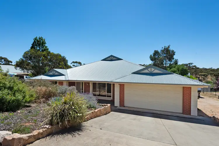 8 Hayward Street, Armagh SA 5453