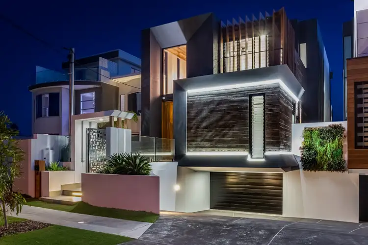 1/94 Monaco Street, Broadbeach Waters QLD 4218