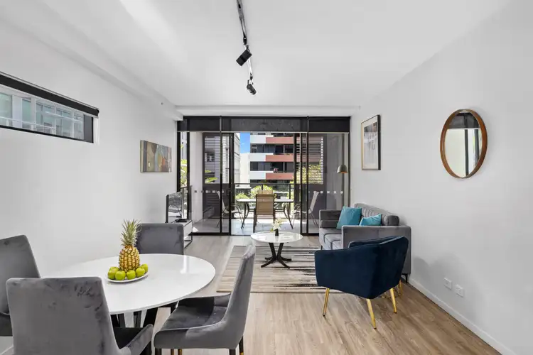 1017/9 Edmondstone Street, South Brisbane QLD 4101