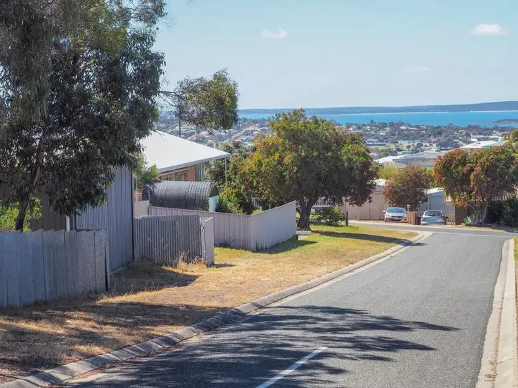 11 Paringa Avenue, Port Lincoln SA 5606