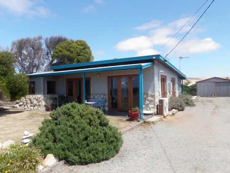 23 South East Terrace, Louth Bay SA 5607