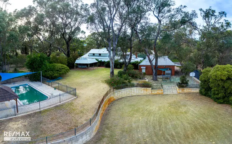 71 Bushland Retreat, Carramar WA 6031