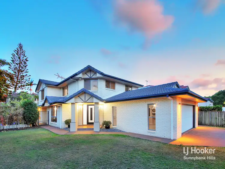16 Victoria Crescent, Parkinson QLD 4115