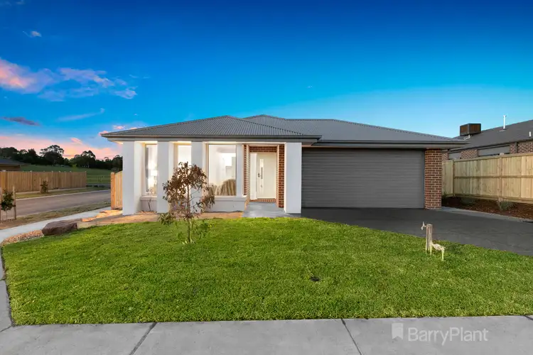 19 King Parrot Boulevard, Drouin VIC 3818