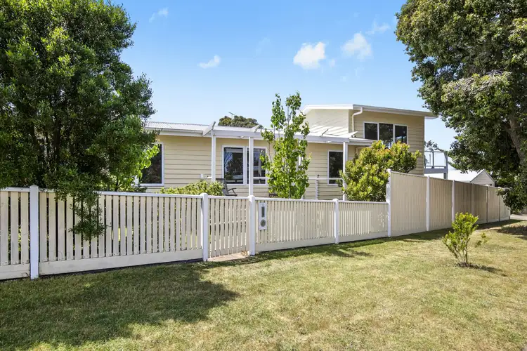 8 Follett Street, Torquay VIC 3228